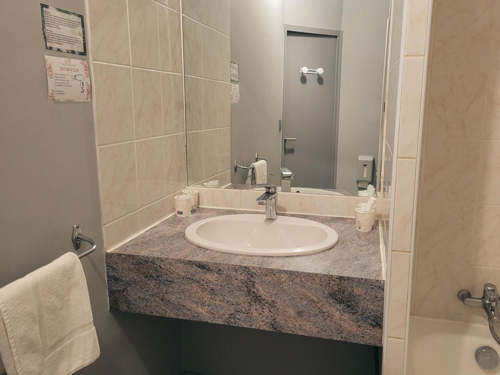 Hotel Restaurant Les Chataigniers Пріва Номер фото